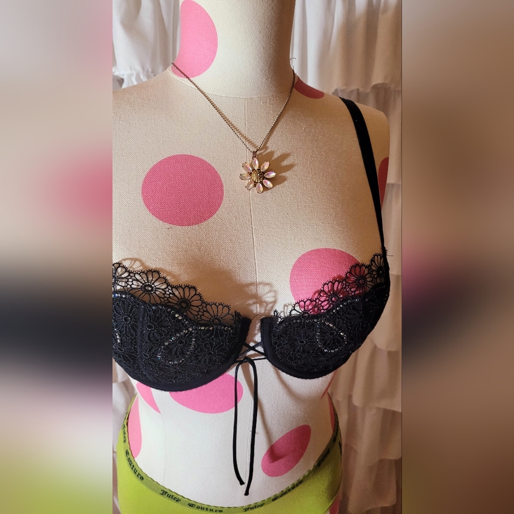 Vintage Betsey Johnson Daisy Necklace